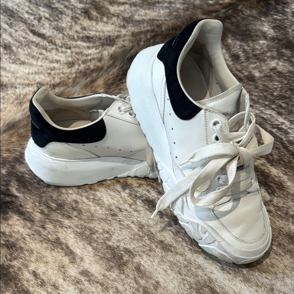 Alexander McQUEEN white sneakers size 37